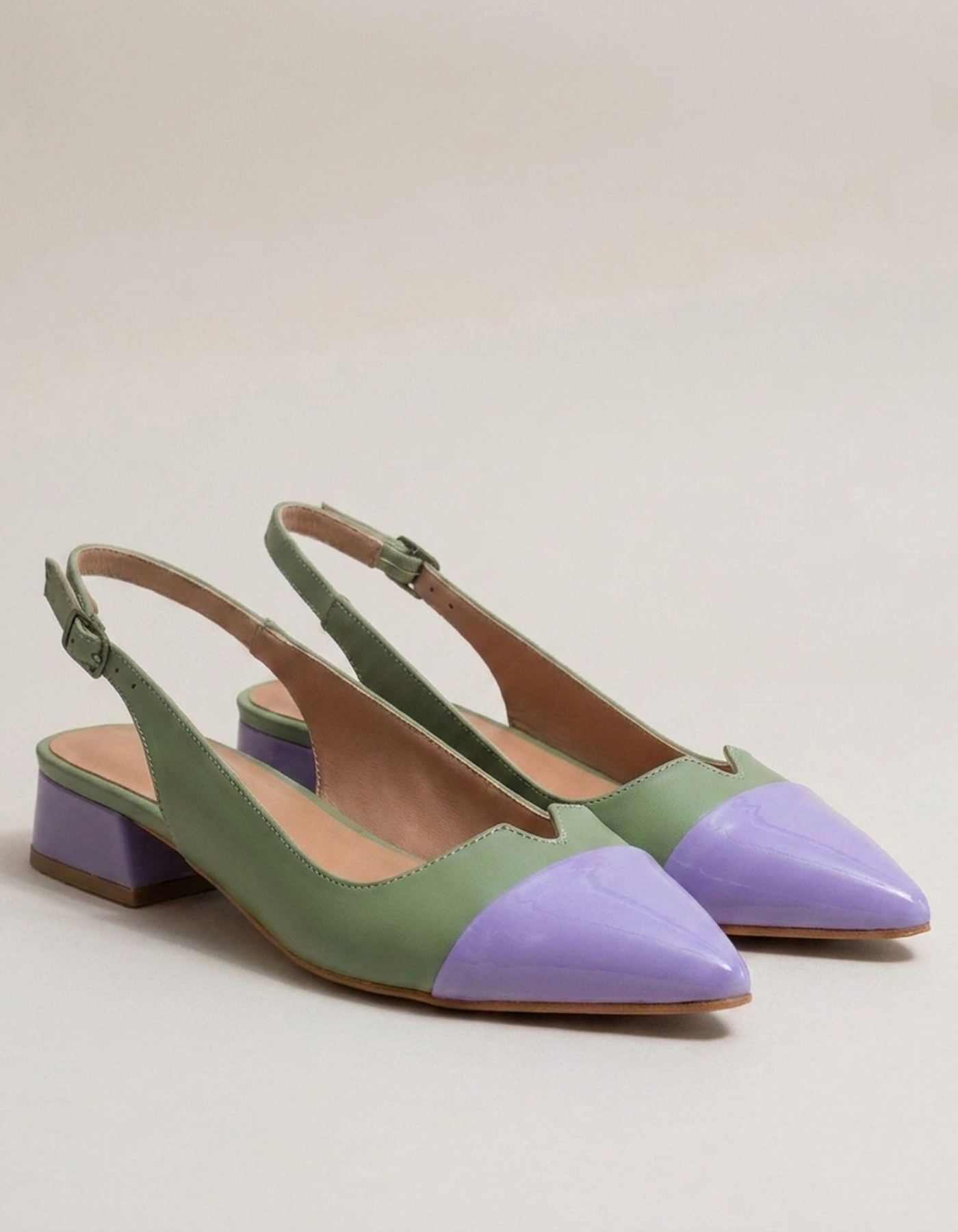 PLUXSTYLE::numise::color-block-ballet-flats::closeup-detail