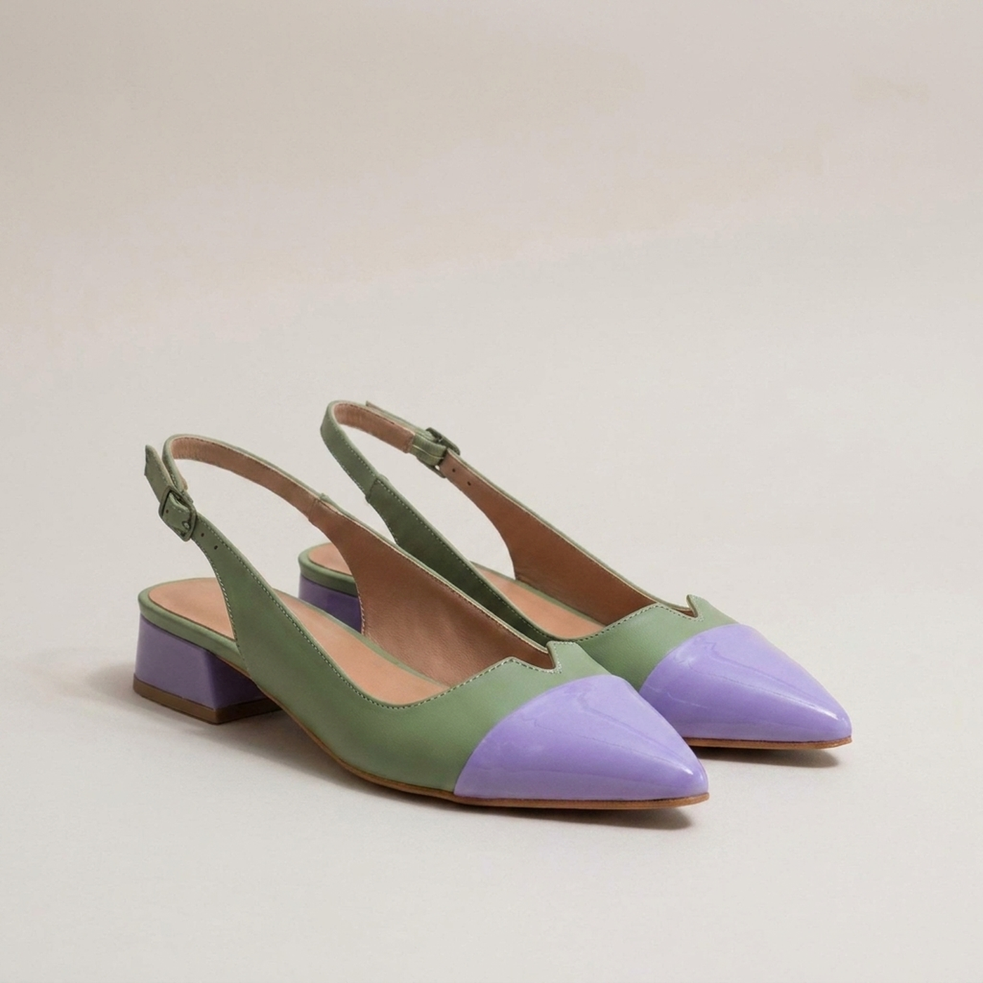 PLUXSTYLE::numise::color-block-ballet-flats::closeup-detail