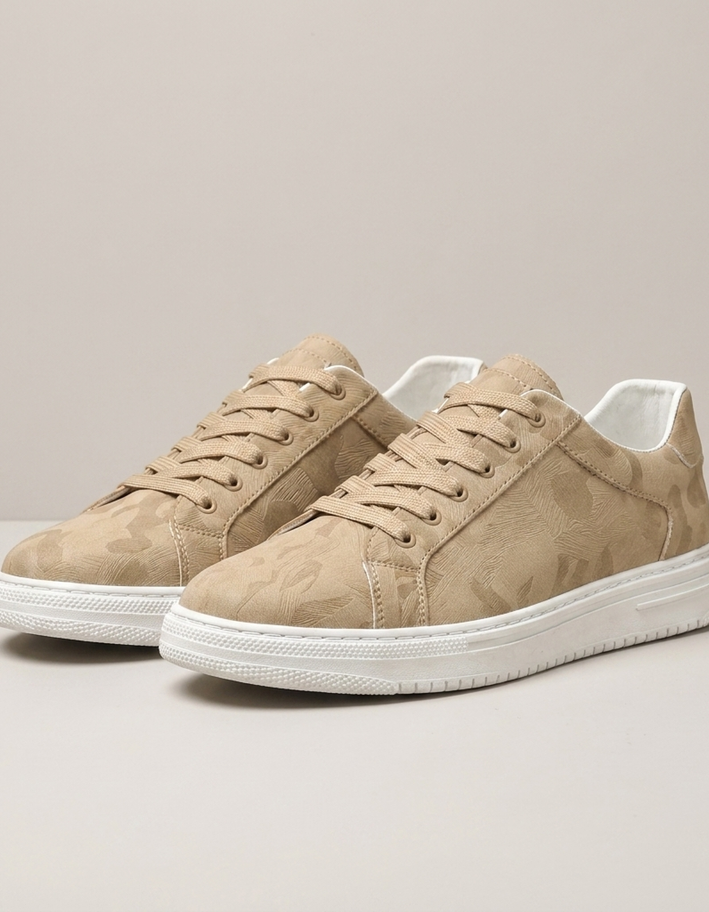 PLUXSTYLE::numise::athene-smart-casual-sneakers::pack-sand