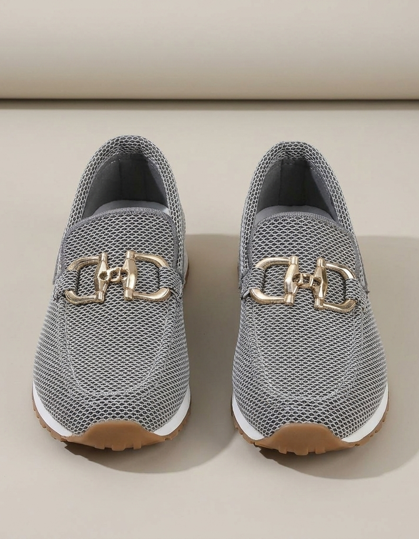 PLUXSTYLE::numise::supportive-buckle-loafers::pack-grey