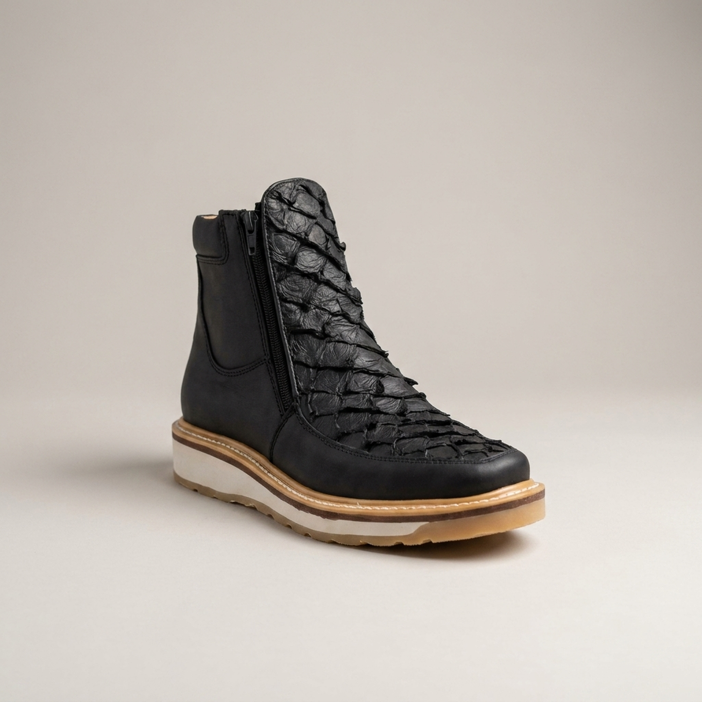 PLUXSTYLE::numise::mens-wide-fit-casual-boots::closeup-hero