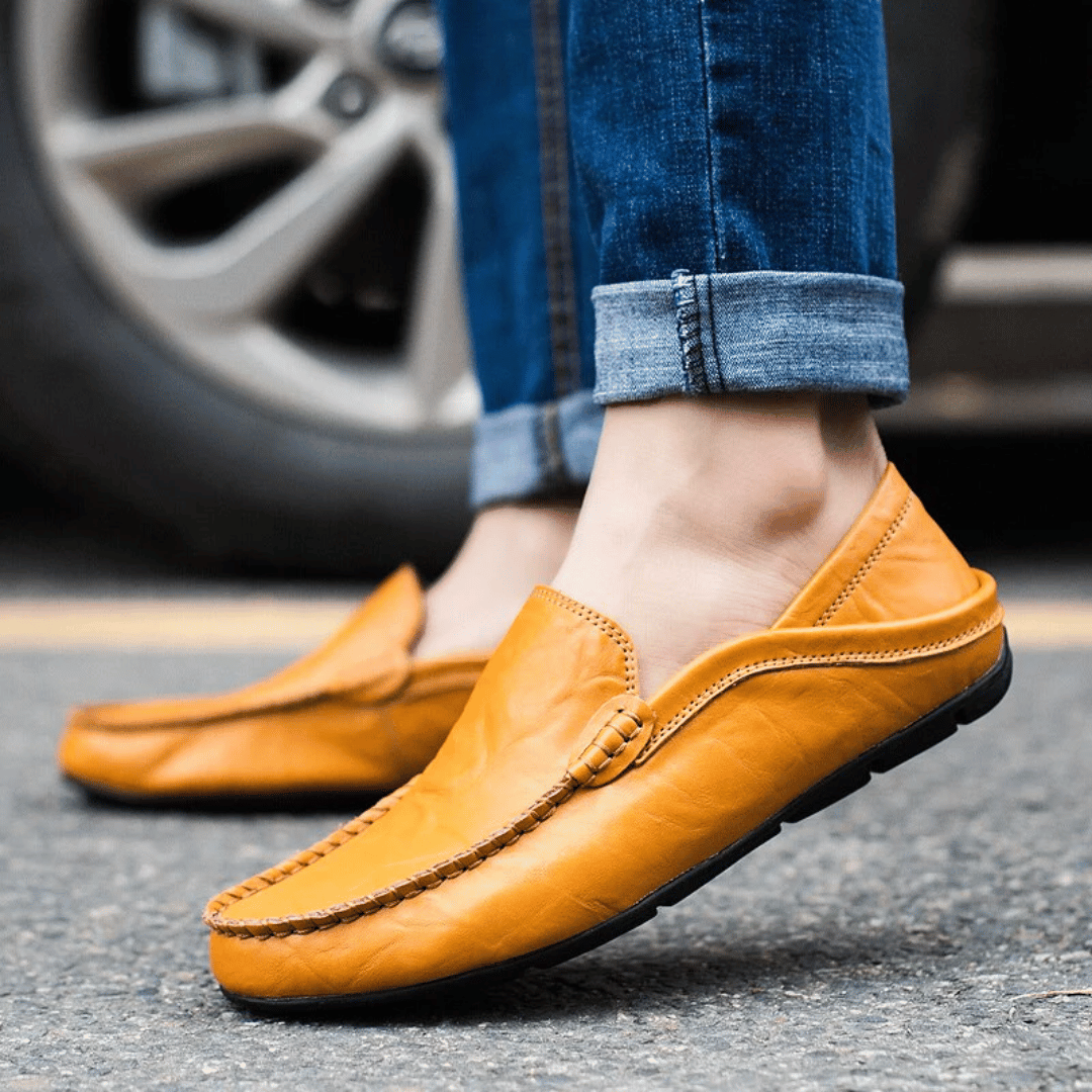PLUXSTYLE::numise::mens-contrast-stitch-penny-loafers-1::lifestyle-keep-1
