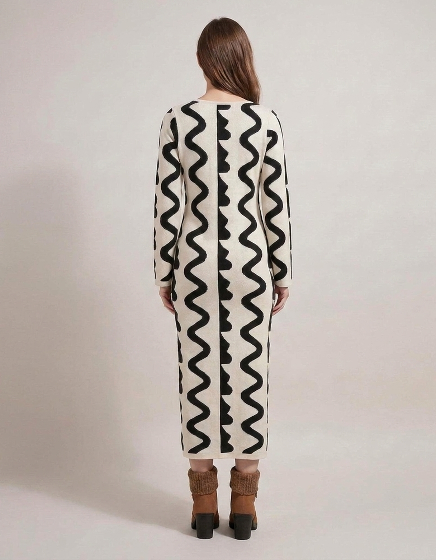 PLUXSTYLE::numise::wave-pattern-midi-dress::back