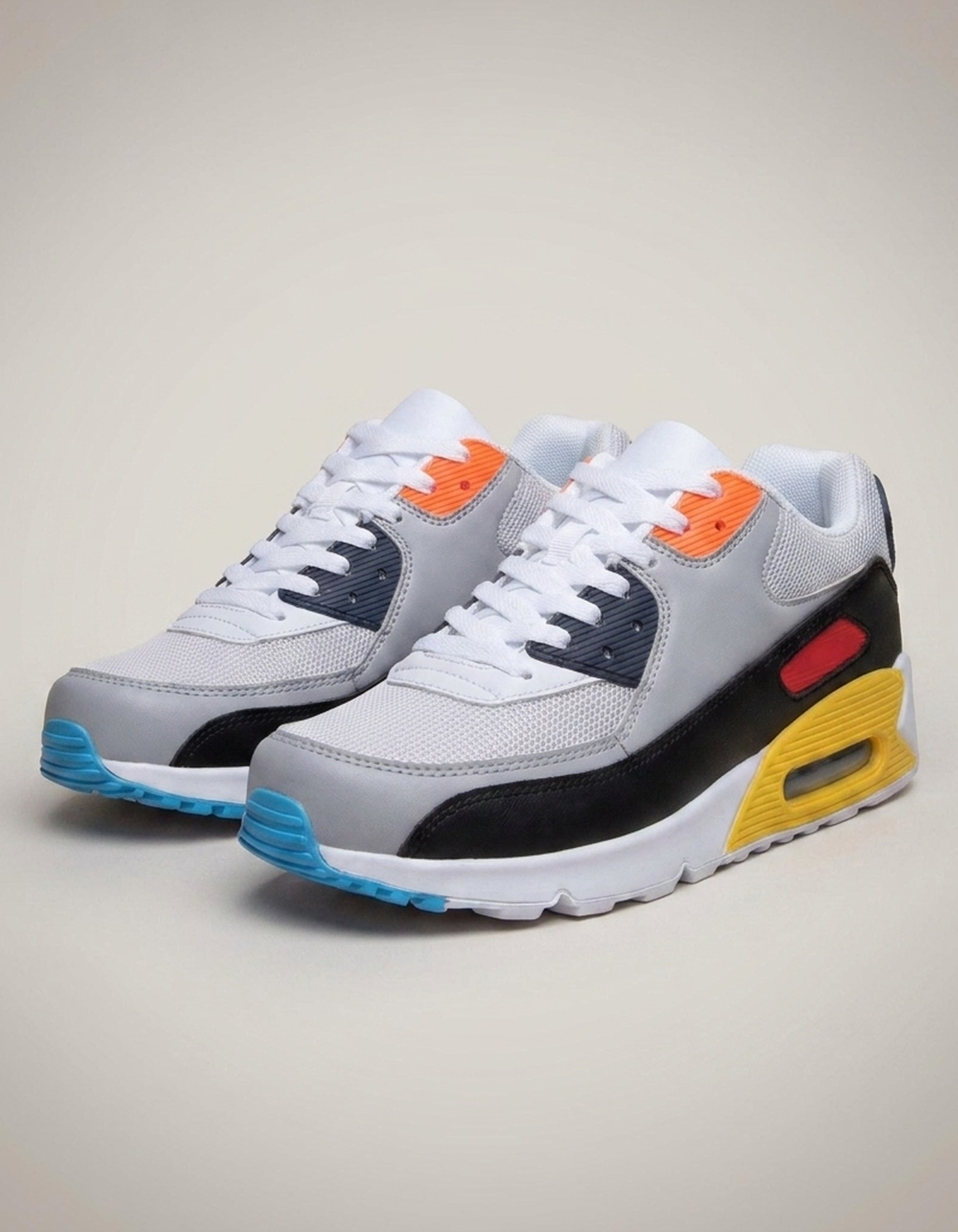 PLUXSTYLE::numise::mens-air-cushioned-walking-shoes::closeup-detail