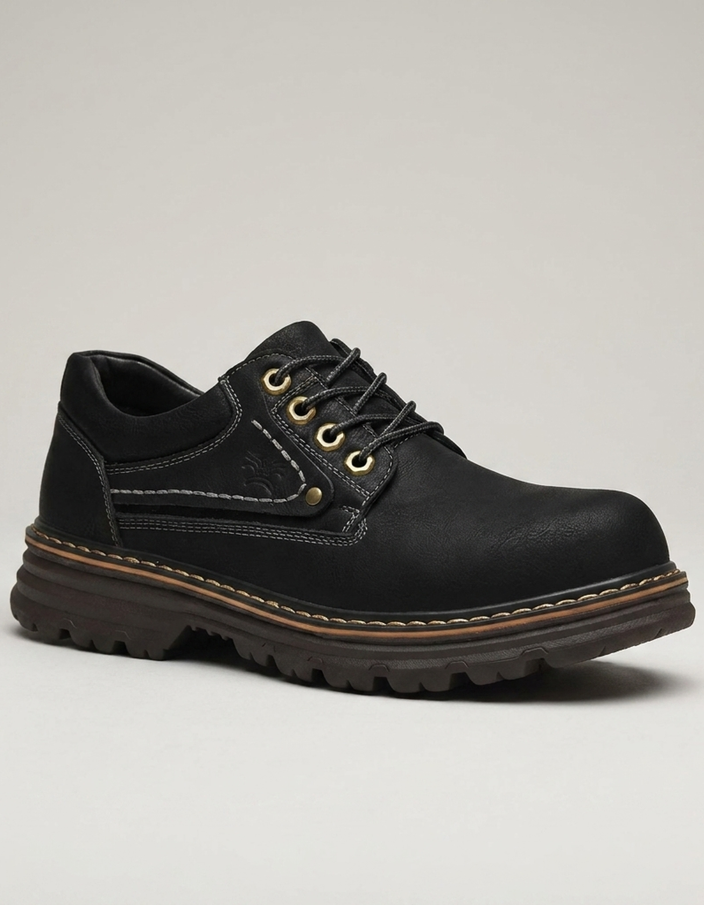 PLUXSTYLE::numise::mens-refined-oxford-shoes::closeup-hero