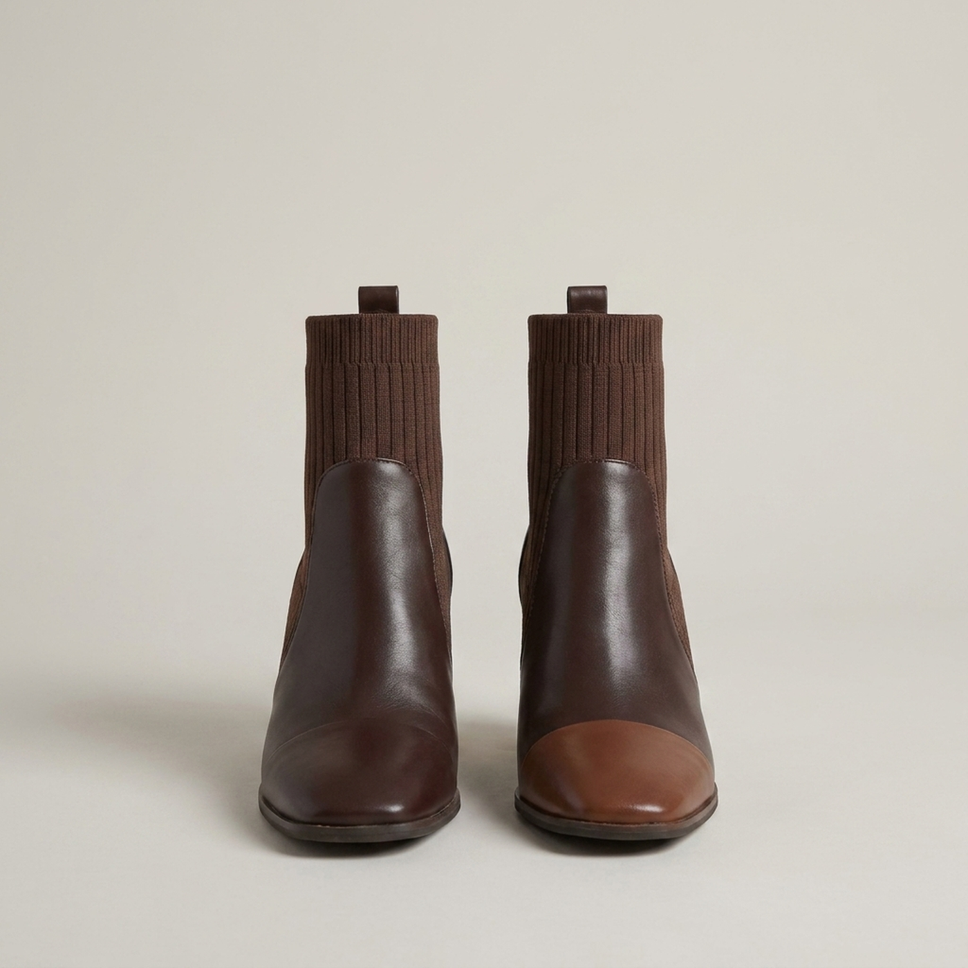 PLUXSTYLE::numise::pointed-toe-chelsea-ankle-boots::pack-brown