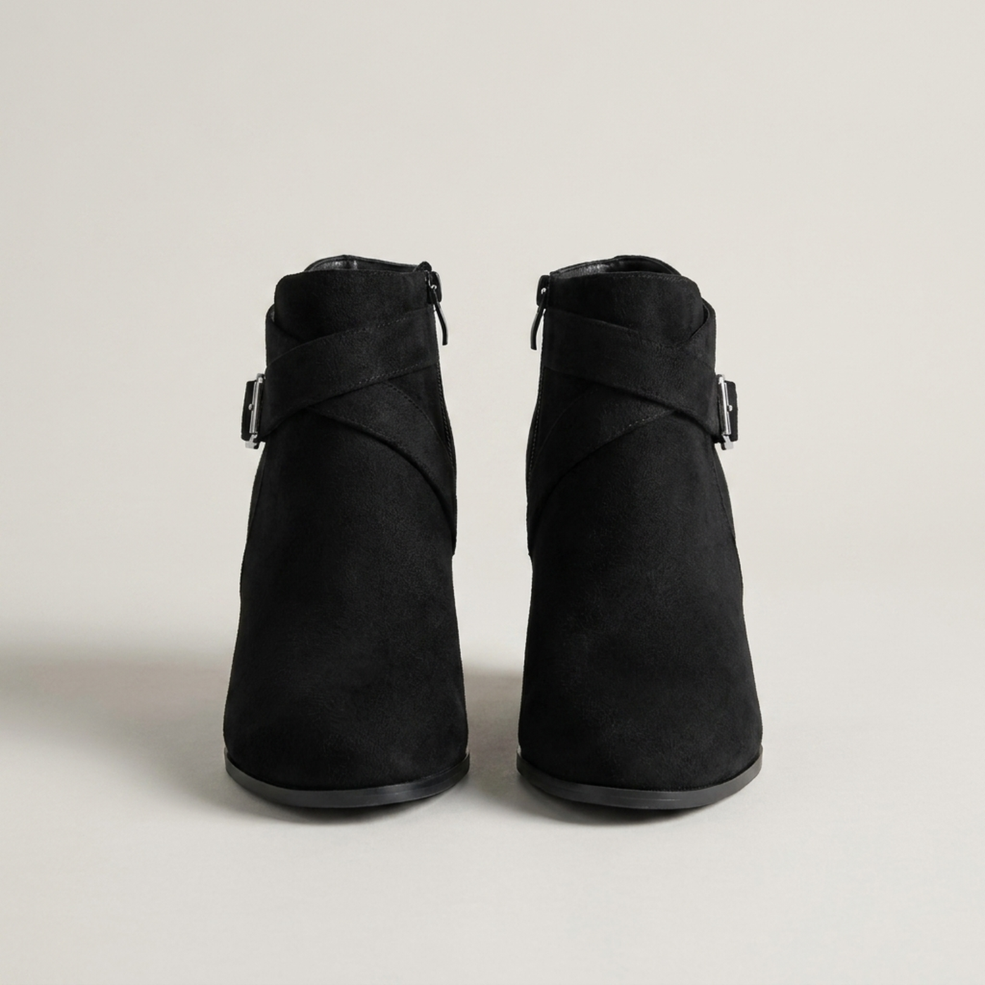 PLUXSTYLE::numise::buckle-detail-block-heel-ankle-boots::pack-black