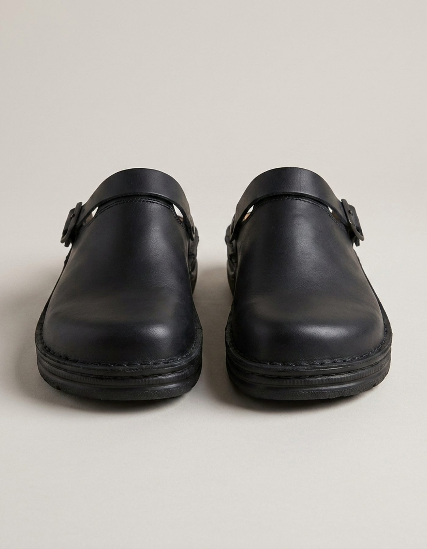 PLUXSTYLE::numise::womens-easy-slip-on-clogs::pack-black