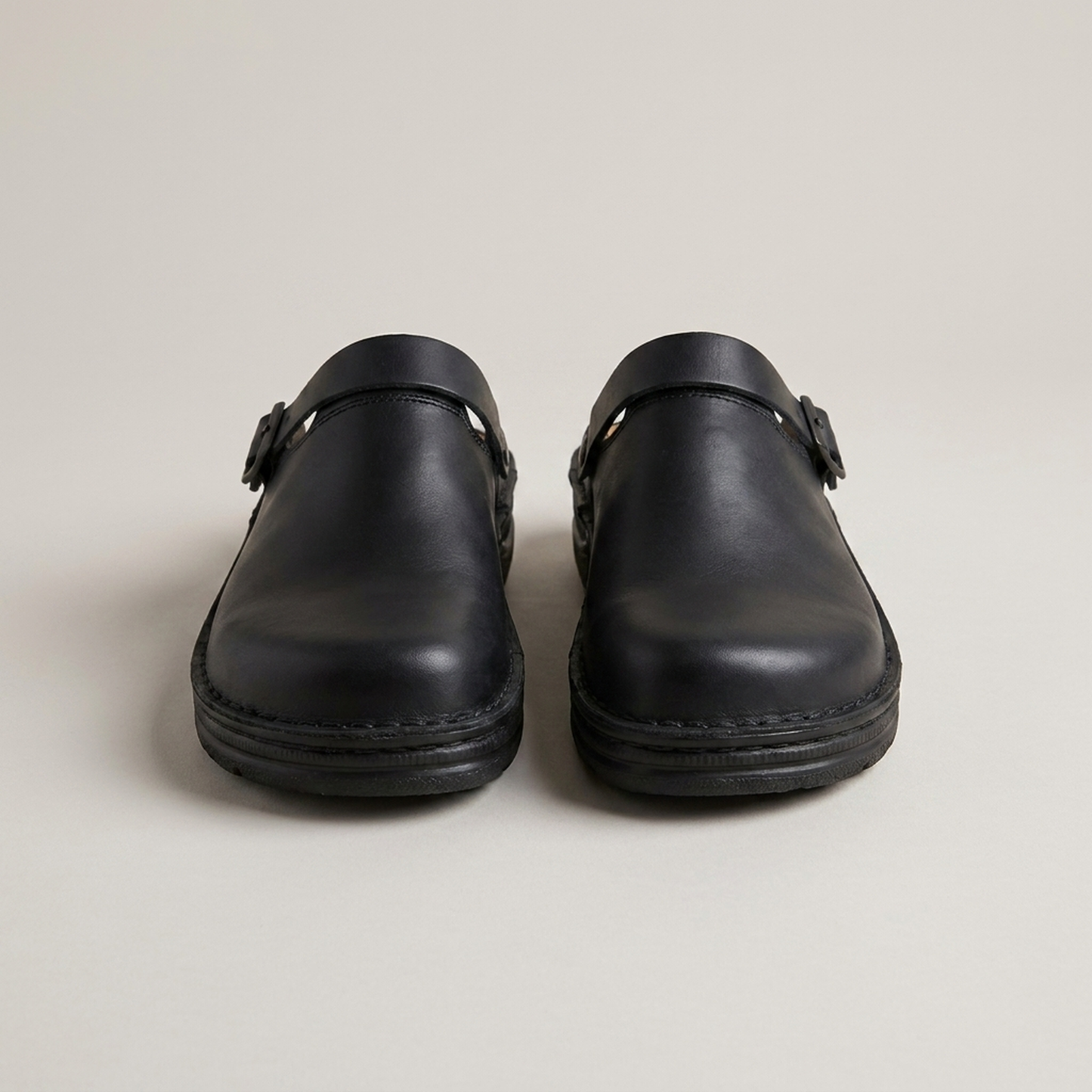 PLUXSTYLE::numise::womens-easy-slip-on-clogs::pack-black