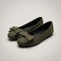 PLUXSTYLE::numise::annabelle-bow-detail-ballerina-flats::closeup-detail