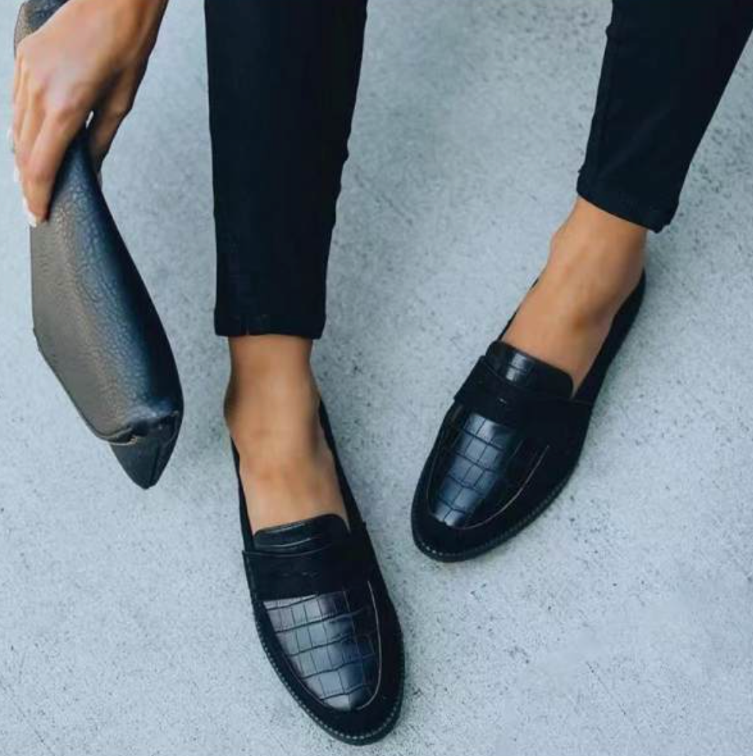 PLUXSTYLE::numise::adelaide-womens-everyday-loafers::lifestyle-keep-2