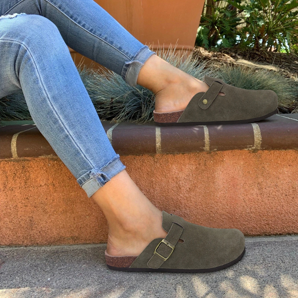 PLUXSTYLE::numise::womens-adjustable-support-clogs::lifestyle-keep-2
