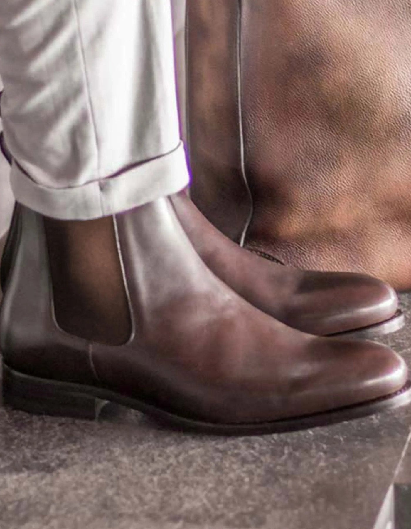 PLUXSTYLE::numise::mens-dark-brown-chelsea-boots::lifestyle-keep-1