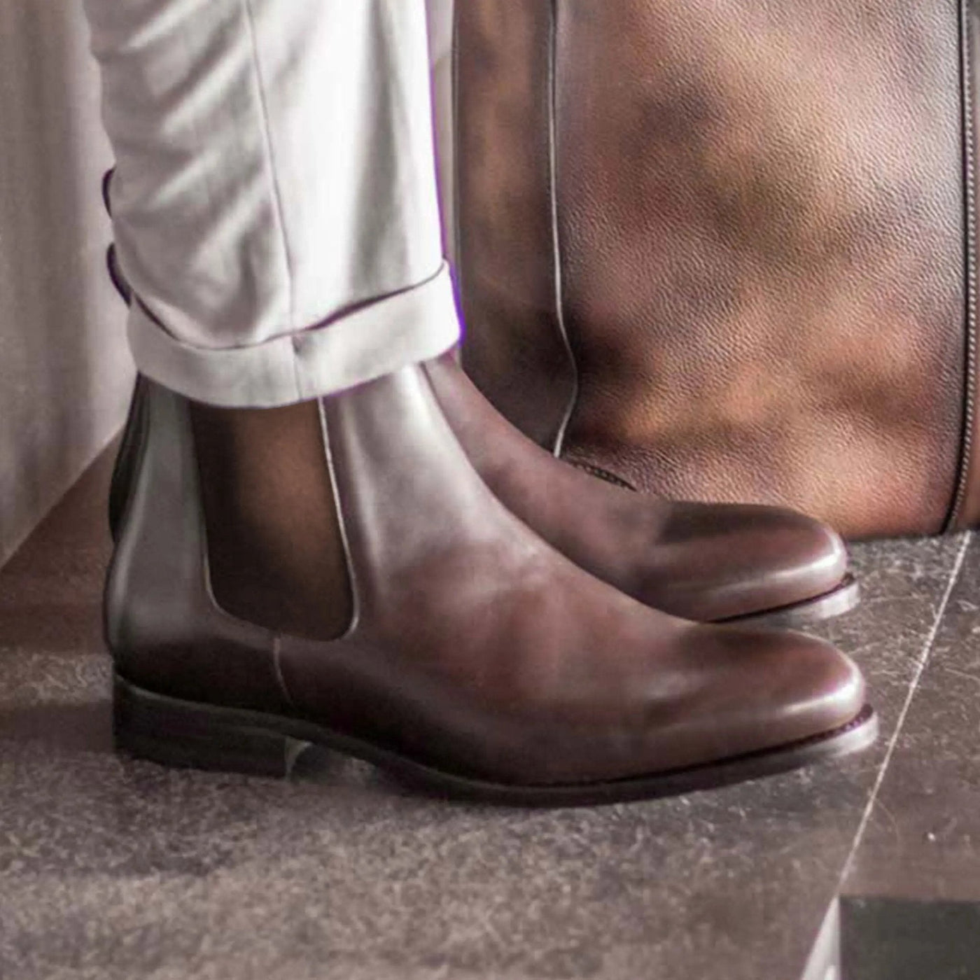 PLUXSTYLE::numise::mens-dark-brown-chelsea-boots::lifestyle-keep-1