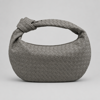 Sac à bandoulière texturé pour un style chic au quotidien