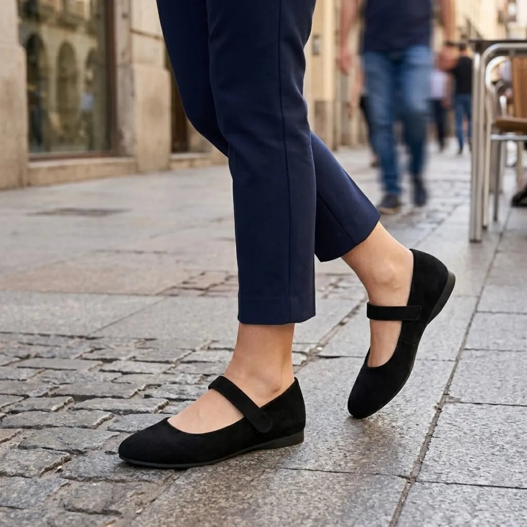 PLUXSTYLE::numise::elia-round-toe-mary-jane-footwear::lifestyle-keep-1