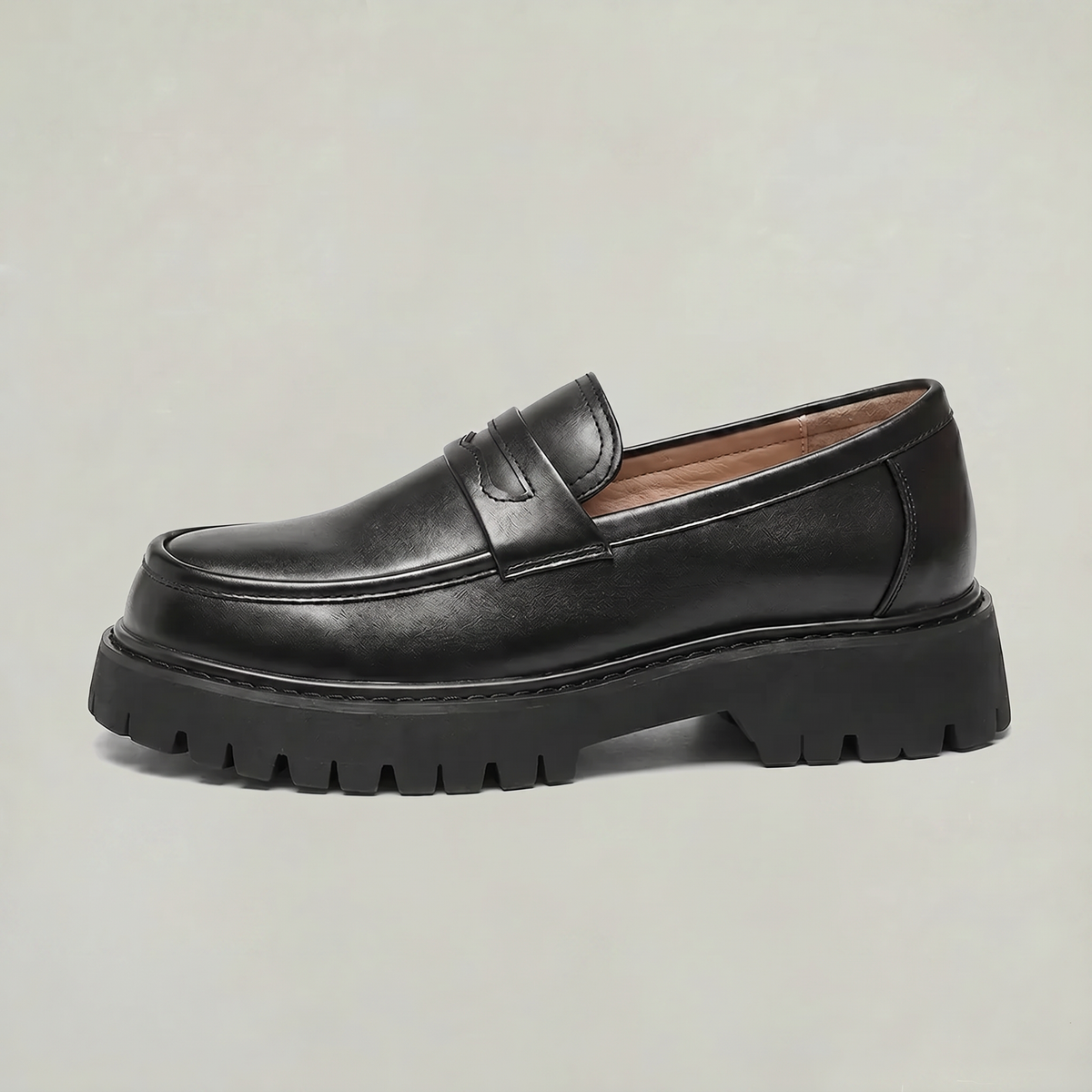 Klobige Loafer mit dicker Sohle