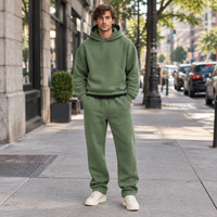 Ensemble jogging avec sweat à capuche