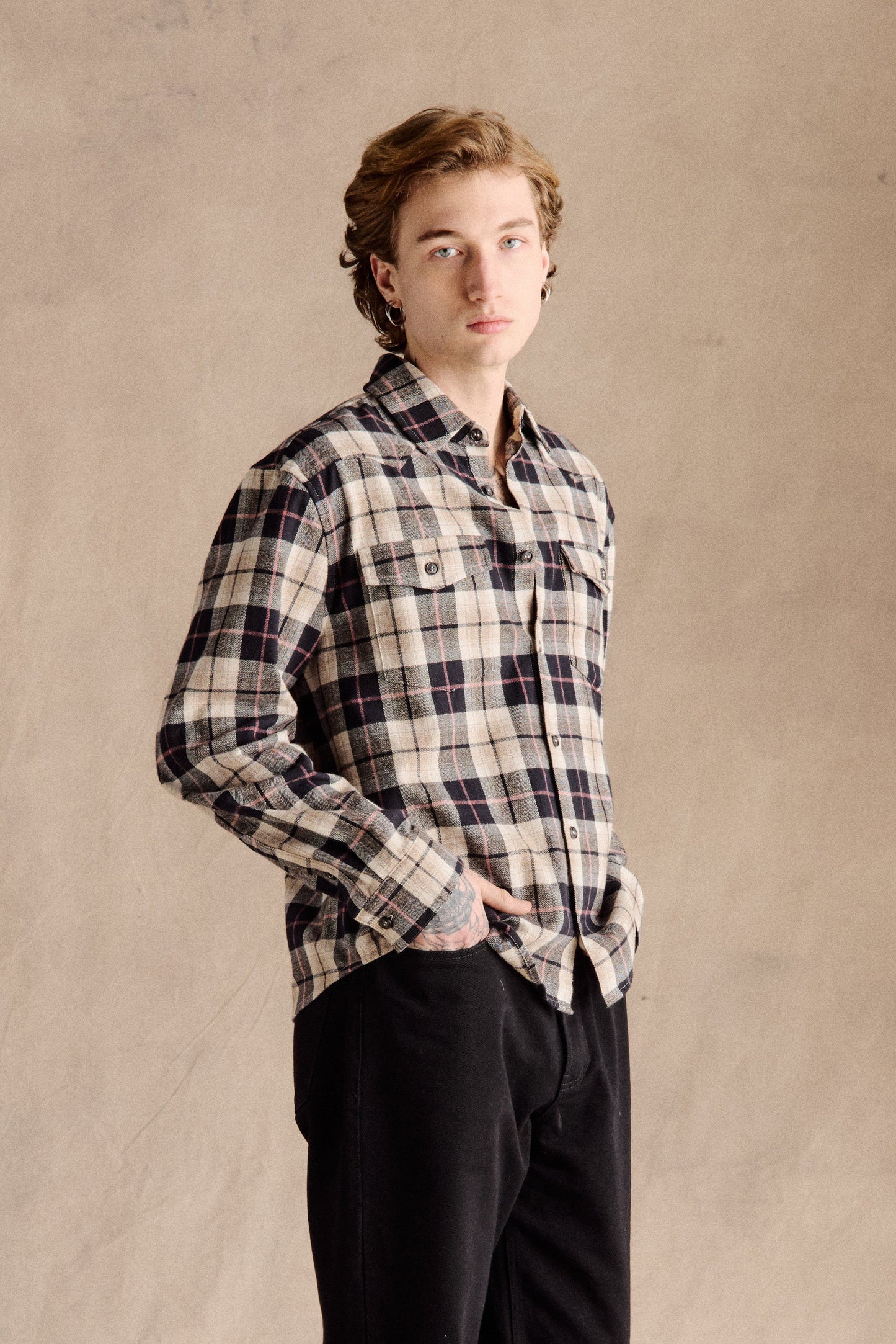 PLUXSTYLE::numise::mens-western-stitch-shirt::lifestyle-keep-2