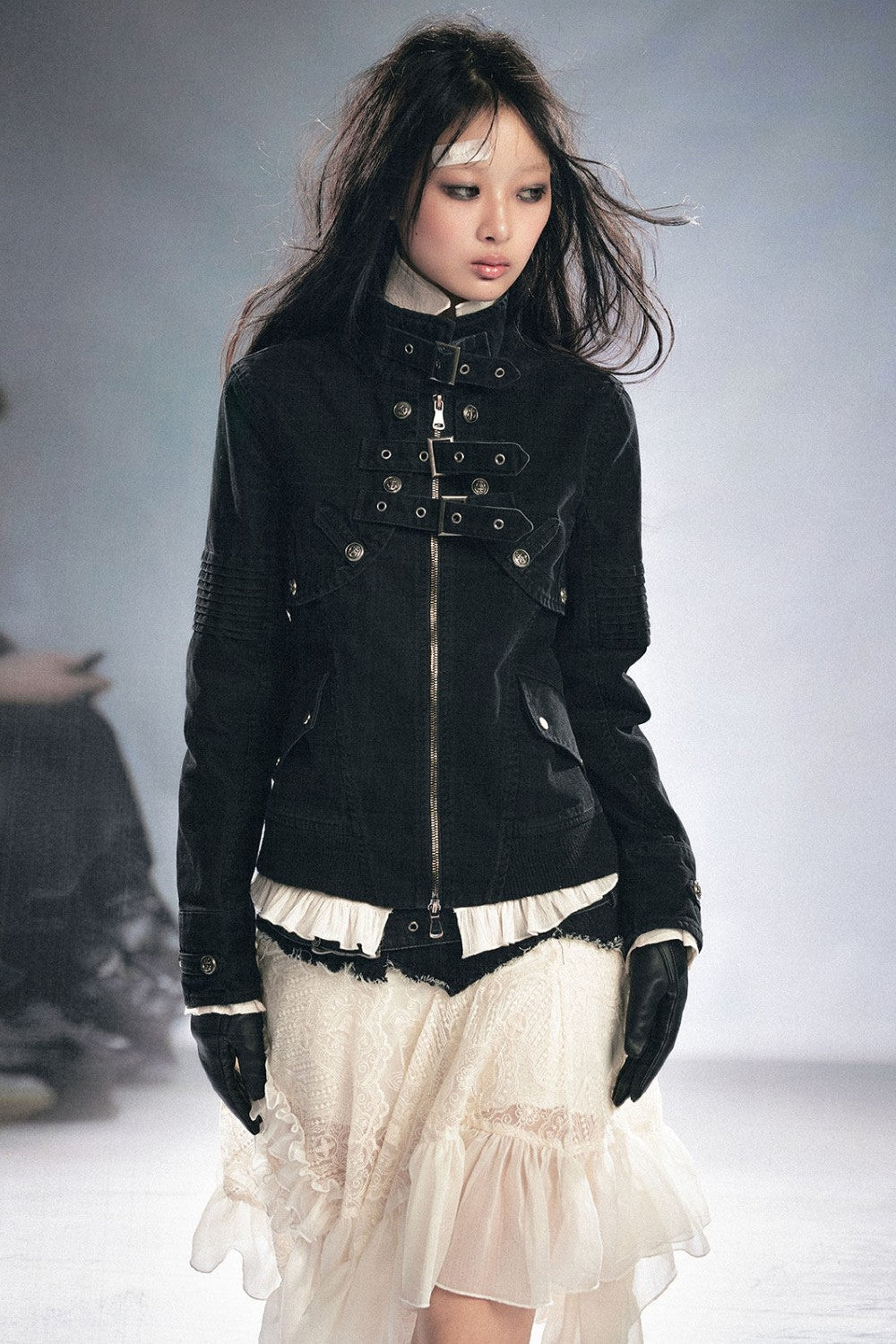 PLUXSTYLE::numise::marlow-utility-parka::lifestyle-keep-1