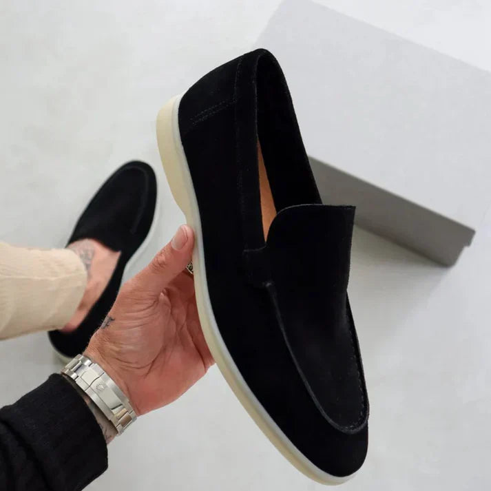PLUXSTYLE::numise::roger-relaxed-loafers::lifestyle-keep-1