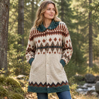 Cardigan con cappuccio e bottoni ispirato allo stile nordico