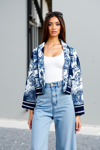 PLUXSTYLE::numise::aurielle-floral-parka::lifestyle-keep-1