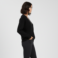 Maglione classico da donna con scollo a V
