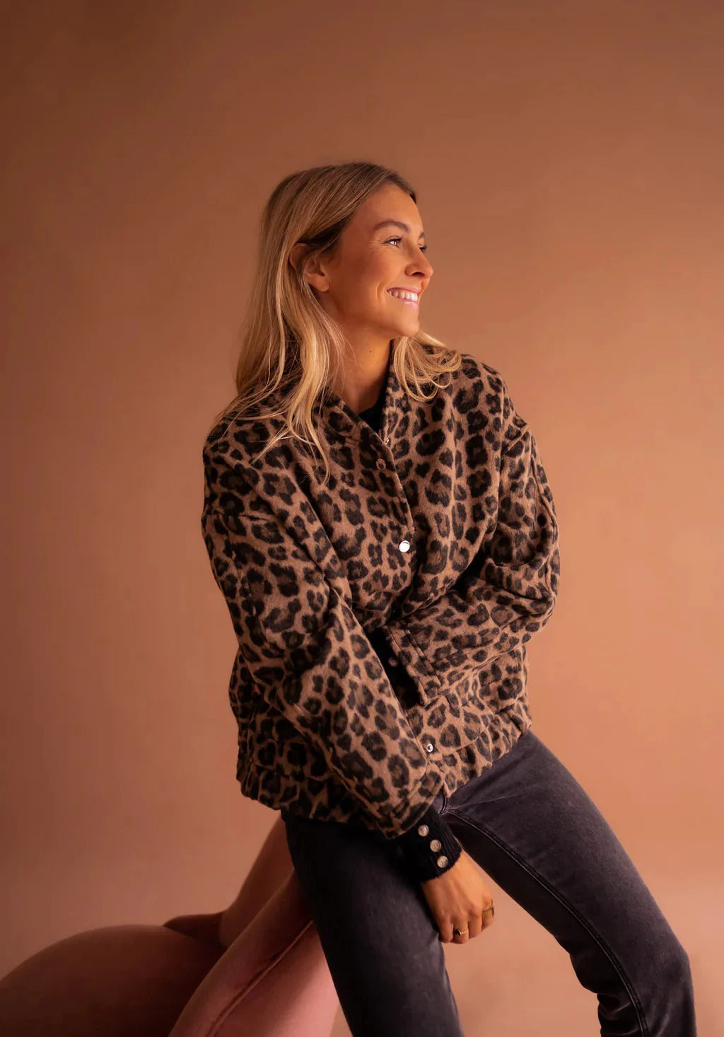 PLUXSTYLE::numise::womens-leopard-print-parka::lifestyle-keep-2