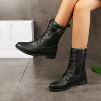 Schnürstiefeletten im Combat-Stil