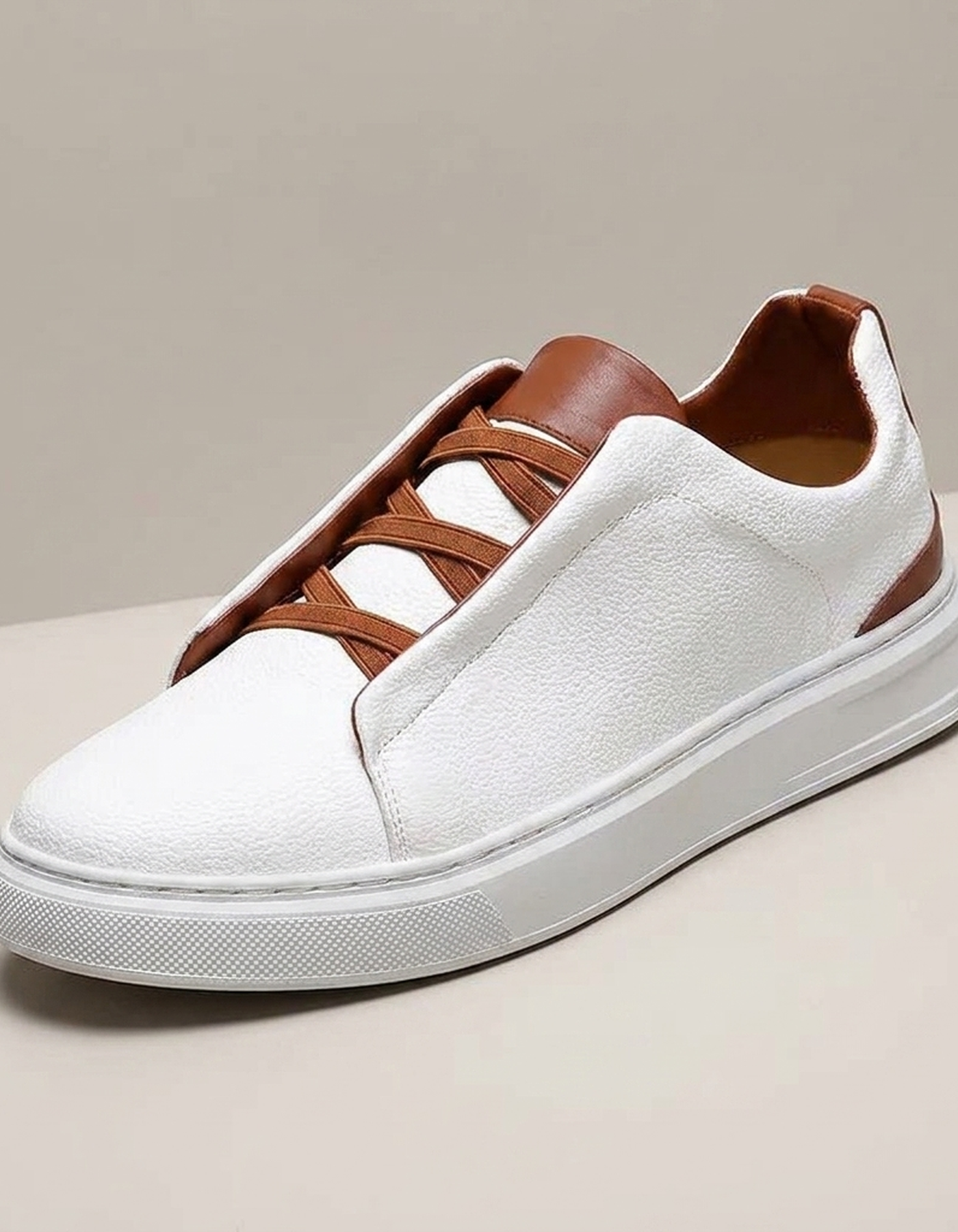 PLUXSTYLE::numise::heritage-crossover-sneakers::closeup-hero