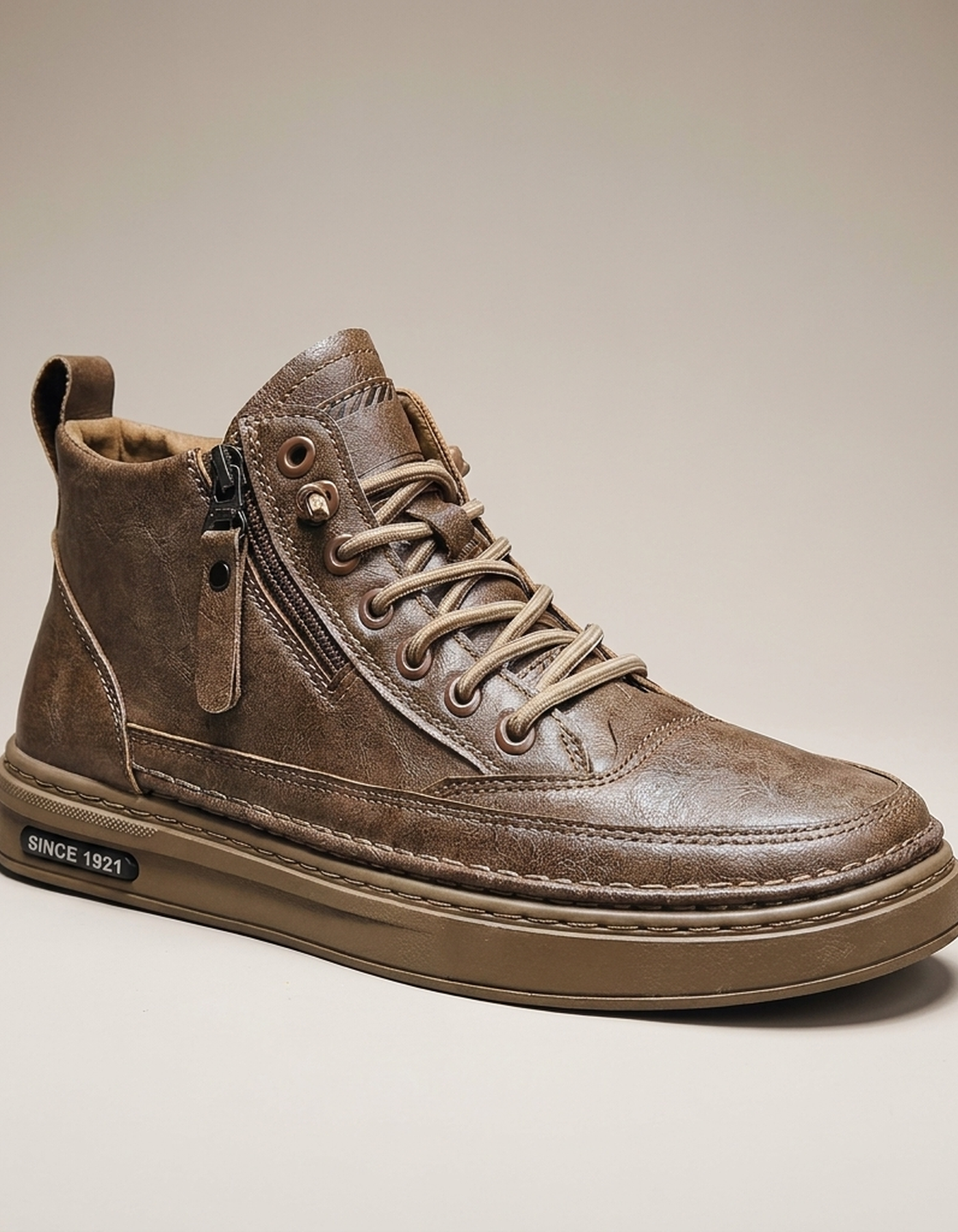 PLUXSTYLE::numise::mens-everyday-business-boots::closeup-hero