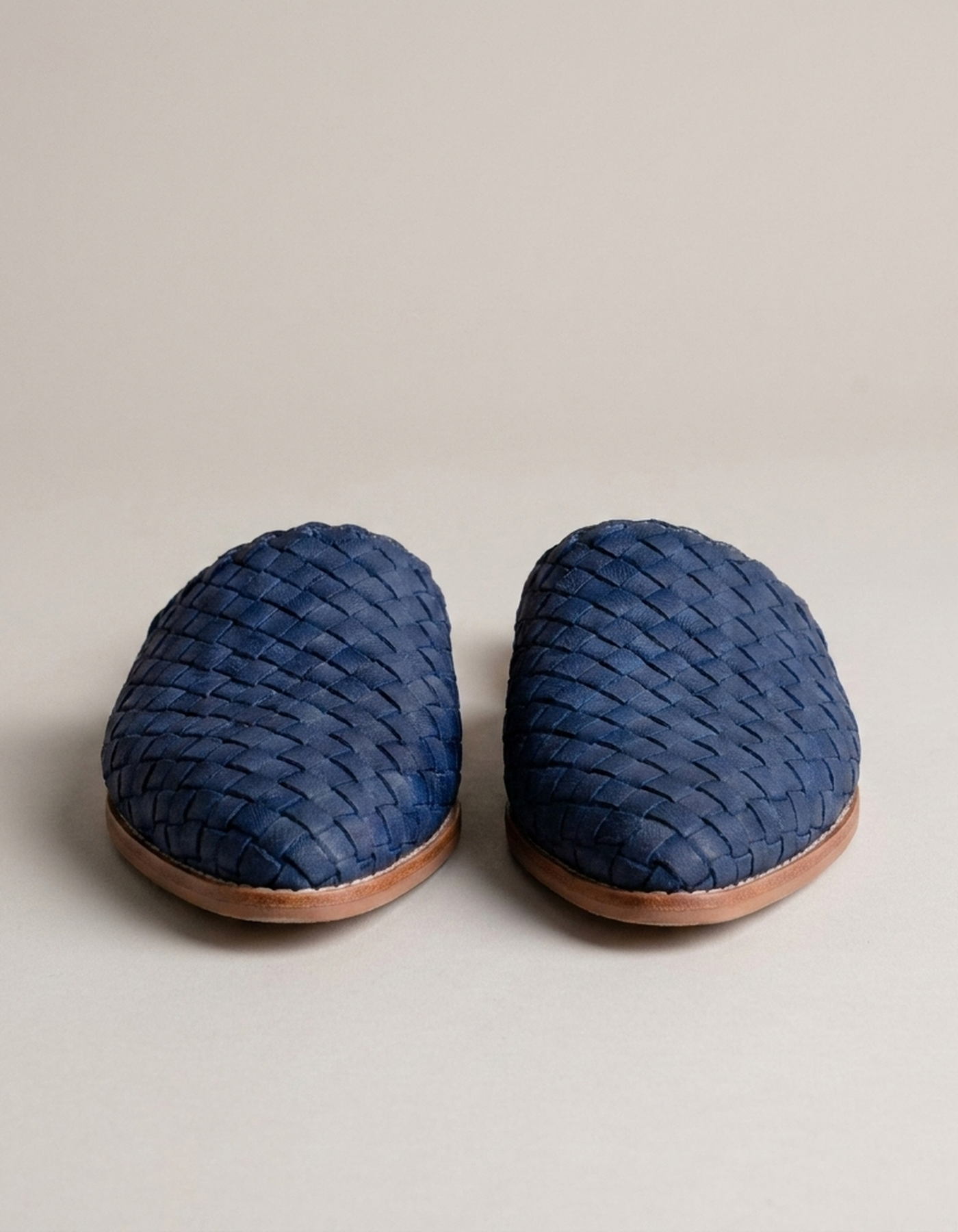 PLUXSTYLE::numise::womens-pointed-toe-woven-mules::pack-blue
