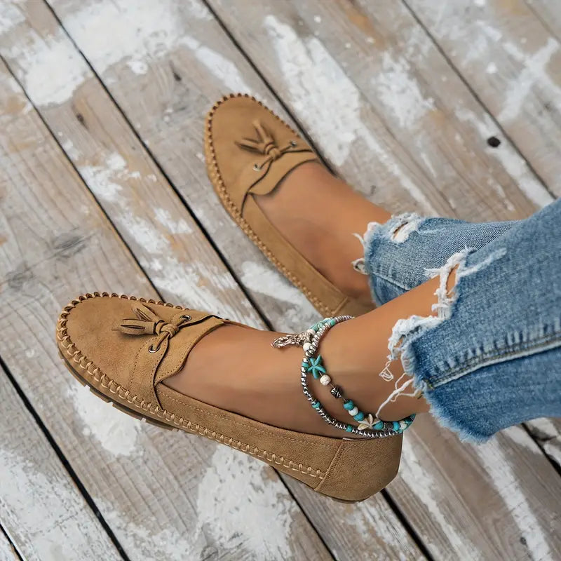 PLUXSTYLE::numise::adelina-easy-on-loafers::lifestyle-keep-2