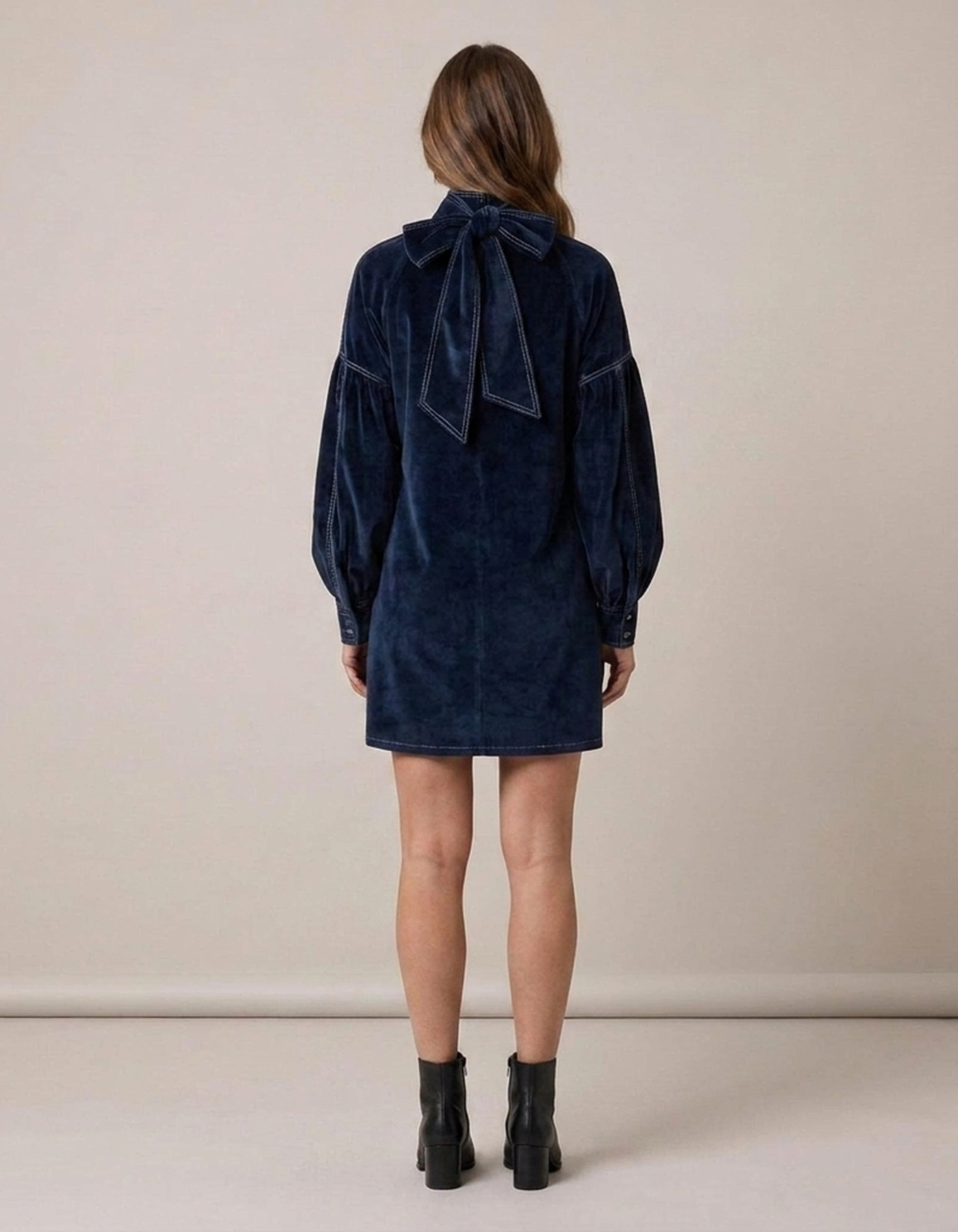 PLUXSTYLE::numise::valentina-bow-mini-dress::back