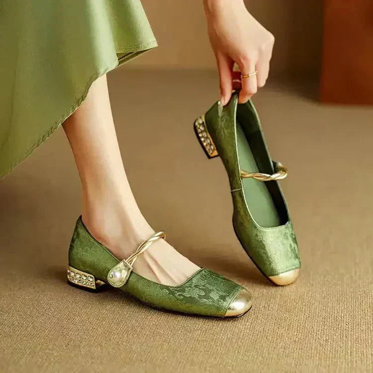 PLUXSTYLE::numise::everyday-mary-jane-shoes::lifestyle-keep-1