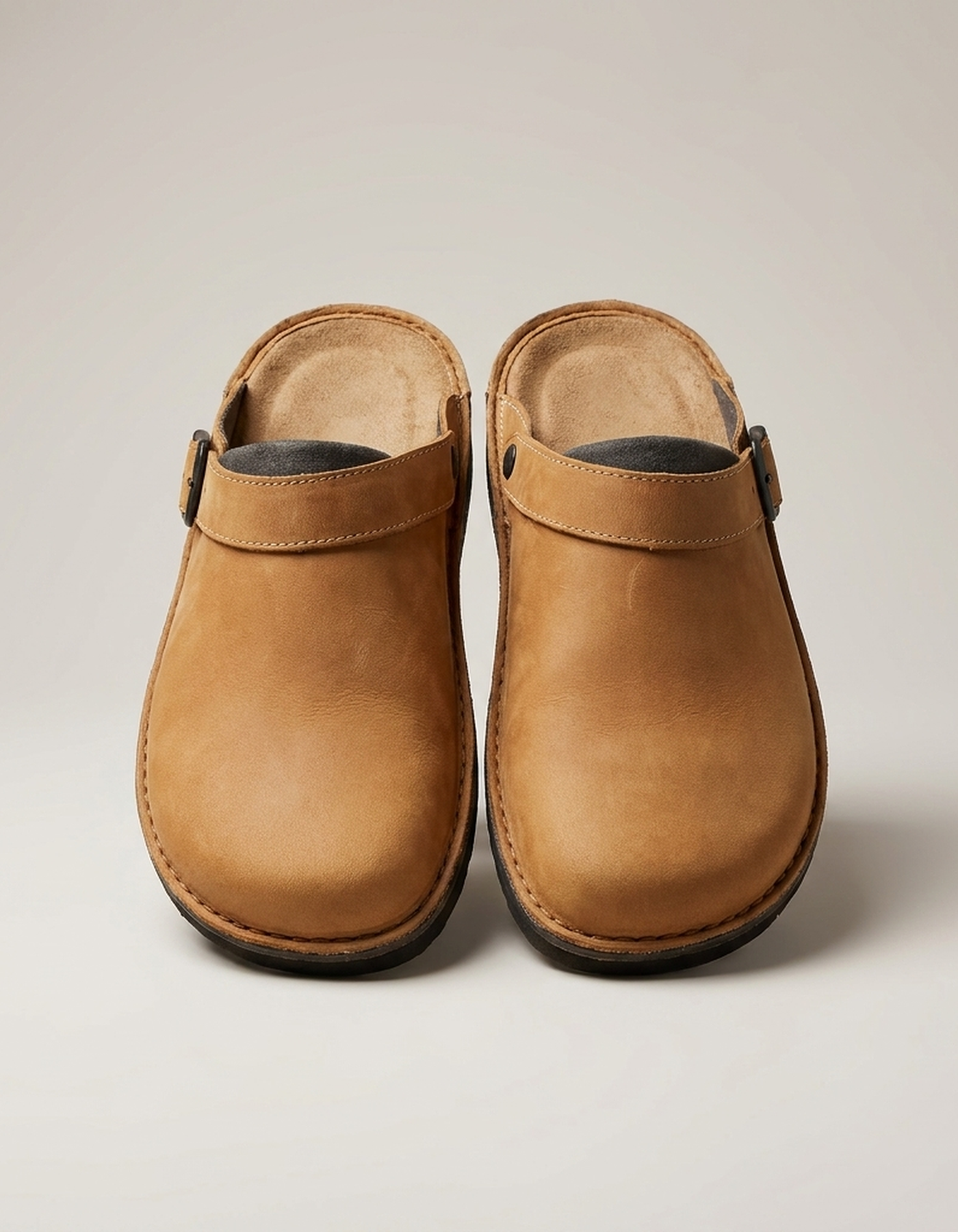 PLUXSTYLE::numise::unisex-easy-on-comfort-clogs::pack-beige