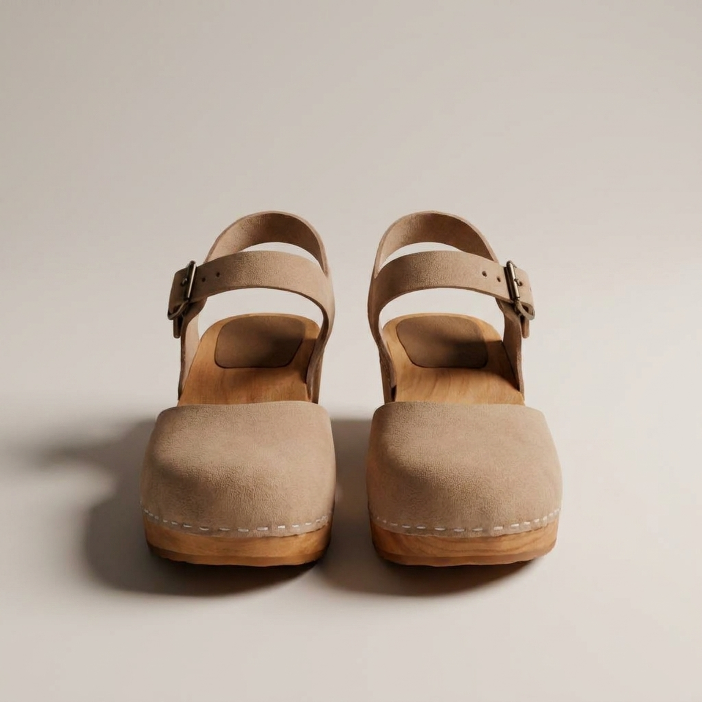 PLUXSTYLE::numise::closed-toe-platform-clogs::pack-beige