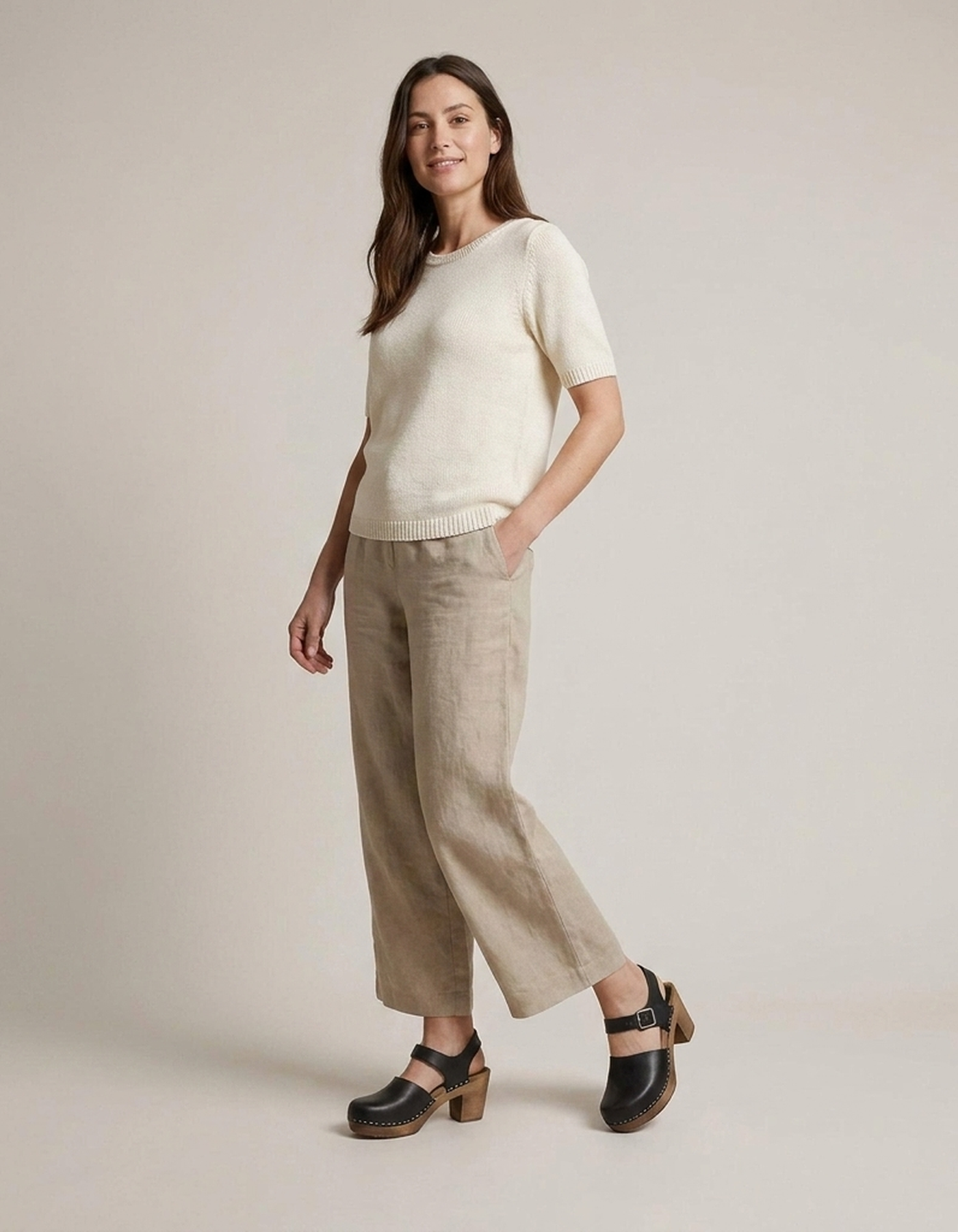 PLUXSTYLE::numise::closed-toe-platform-clogs::zoom-out