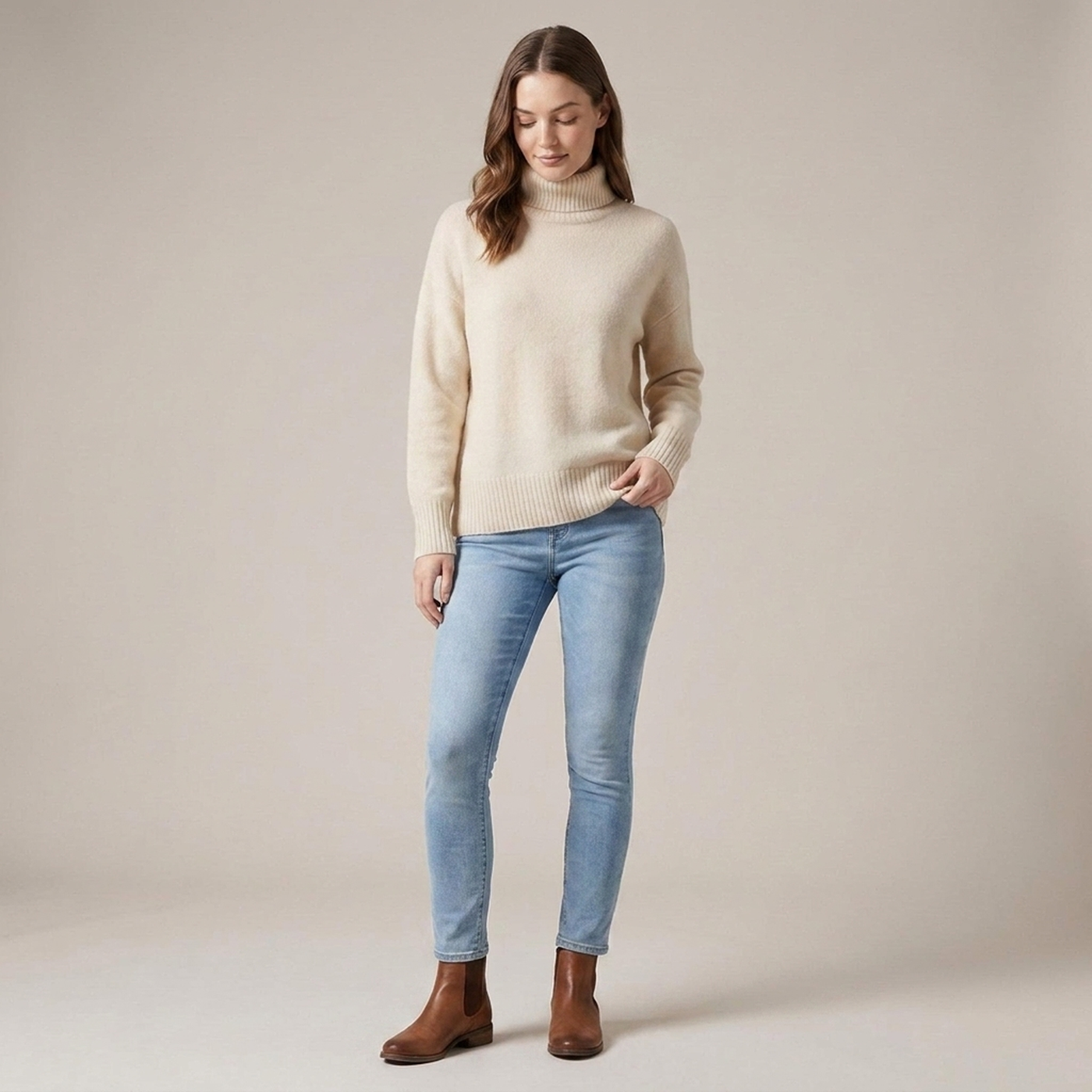 PLUXSTYLE::numise::averelle-oversized-turtleneck-sweater::front