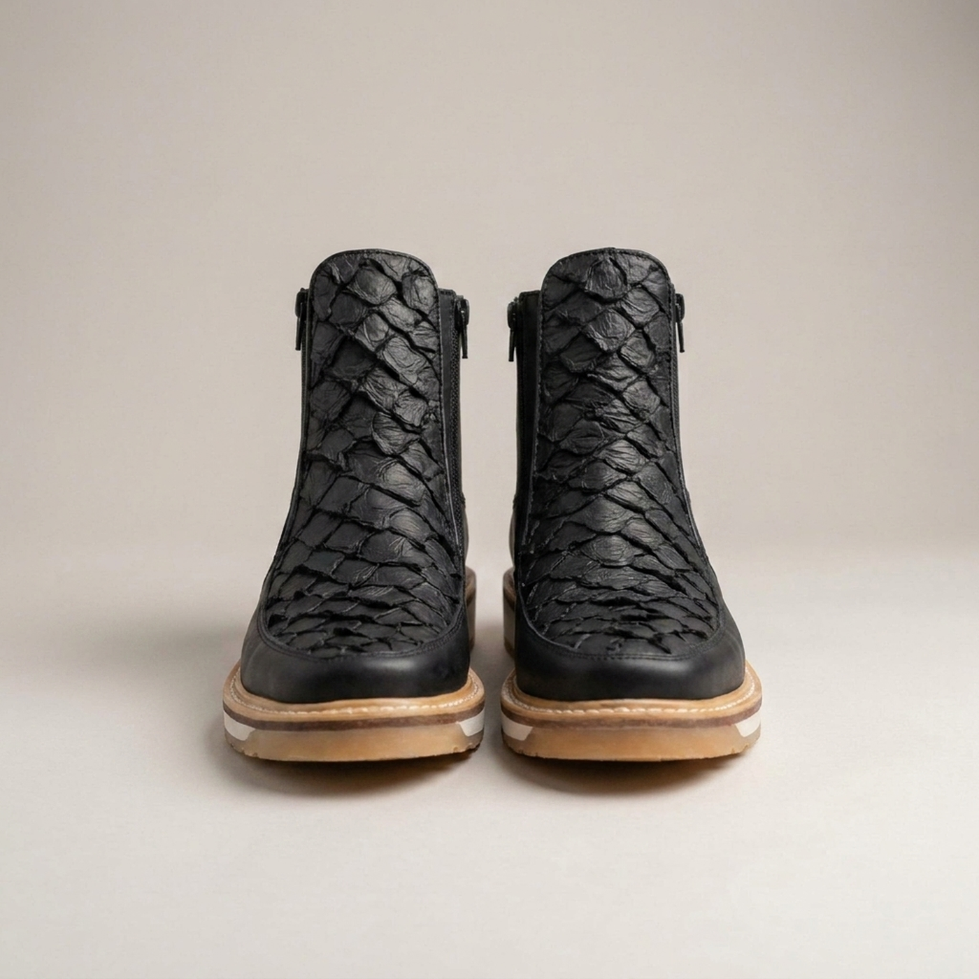 PLUXSTYLE::numise::mens-wide-fit-casual-boots::closeup-detail