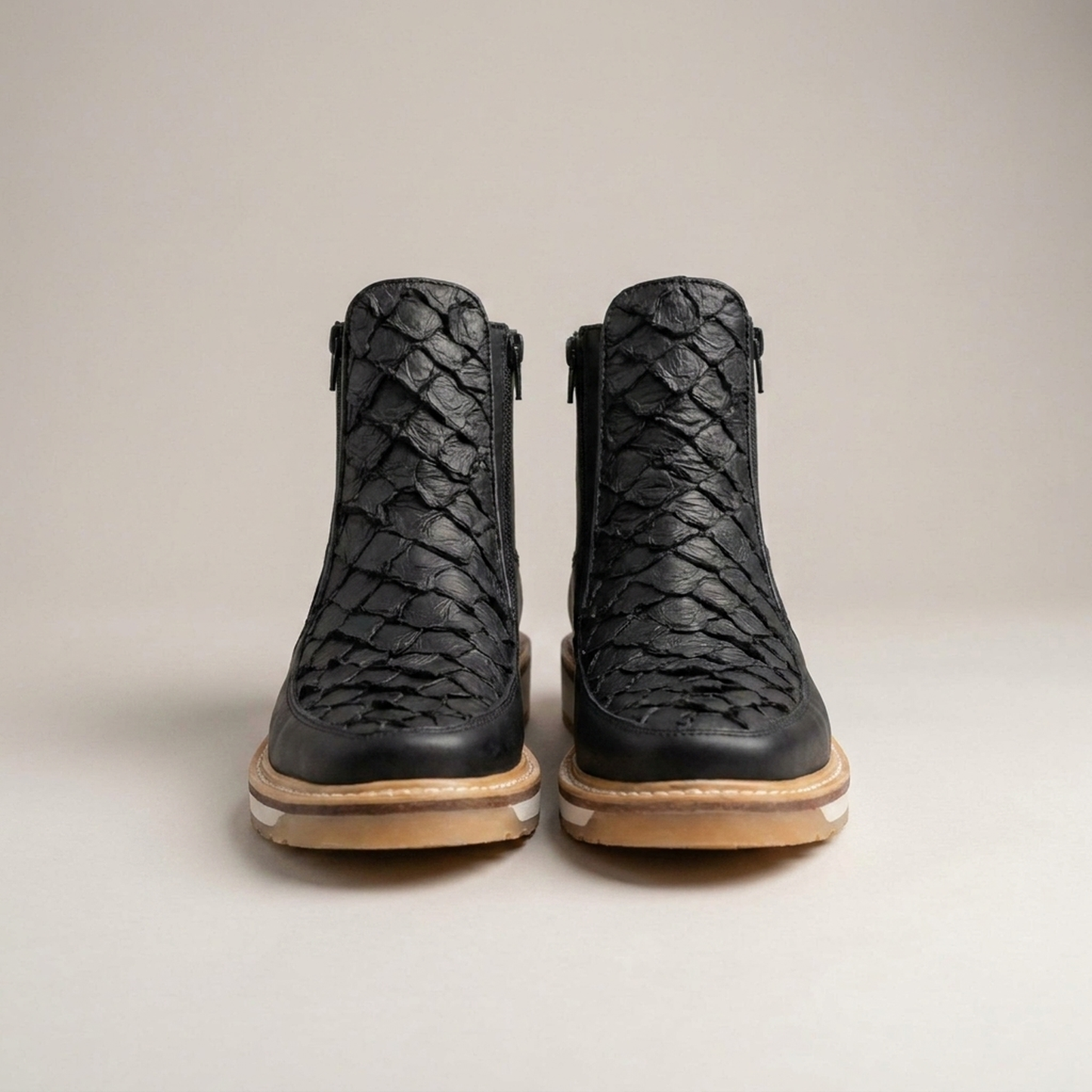 PLUXSTYLE::numise::mens-wide-fit-casual-boots::closeup-detail