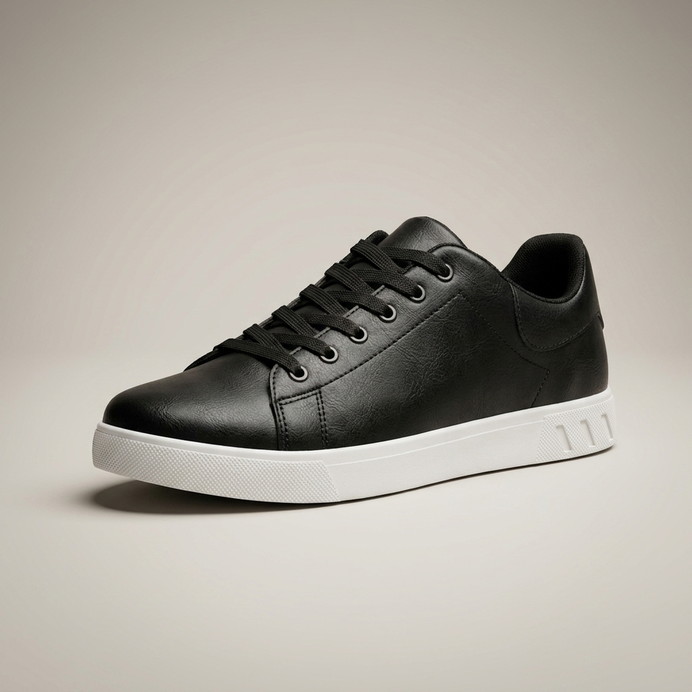 PLUXSTYLE::numise::mens-clean-low-top-sneakers::closeup-hero