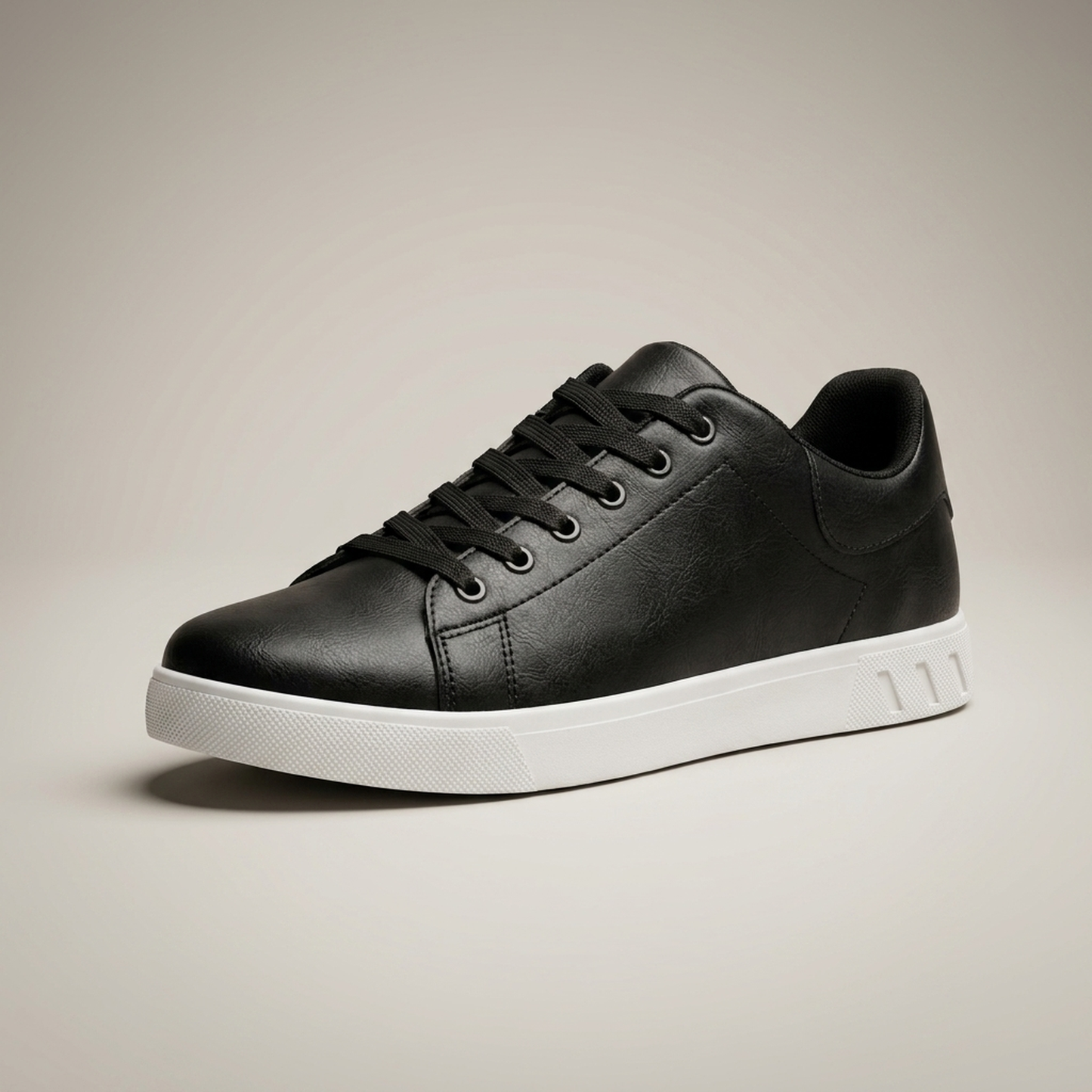 PLUXSTYLE::numise::mens-clean-low-top-sneakers::closeup-hero