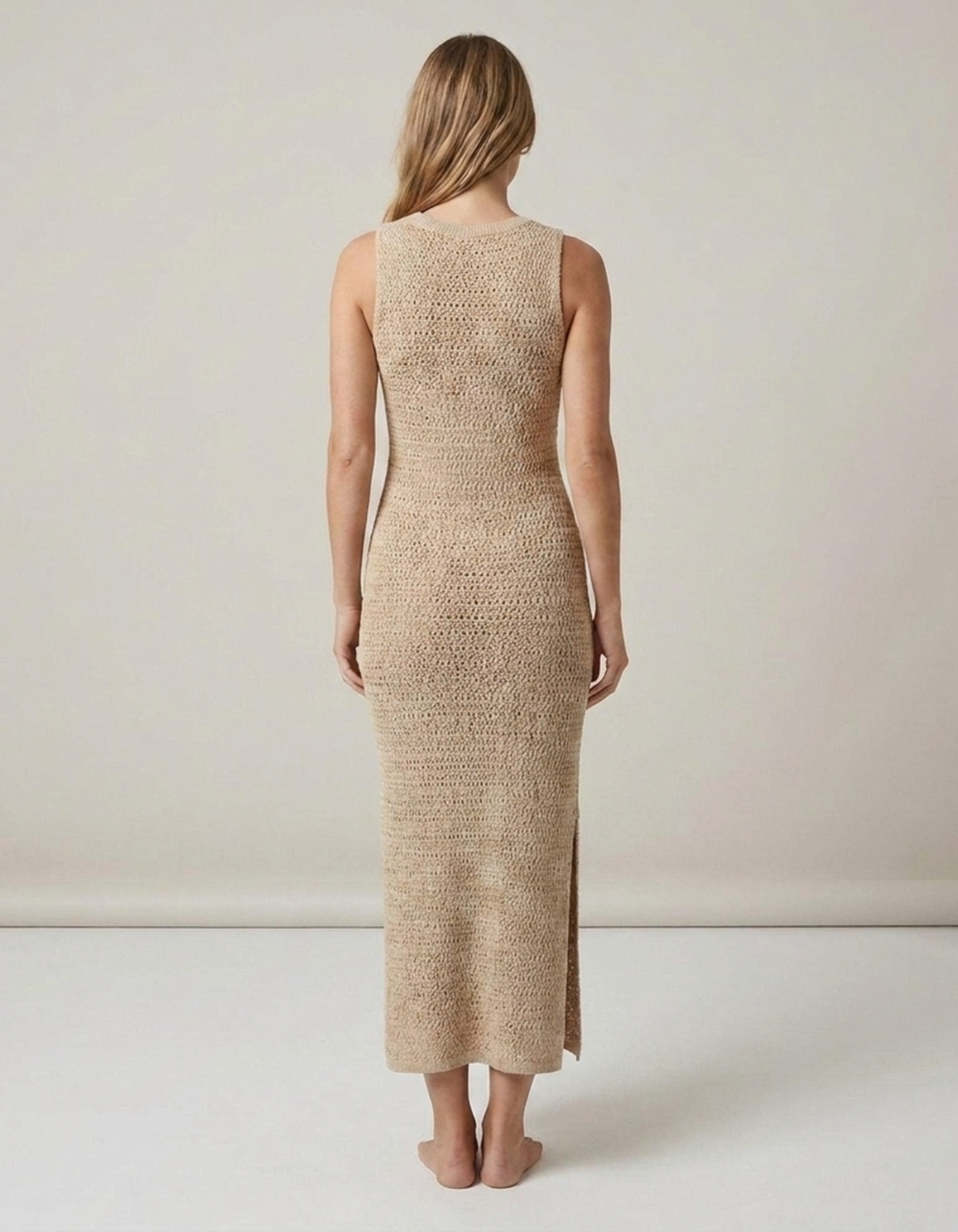 PLUXSTYLE::numise::sleeveless-bodycon-midi-dress::back