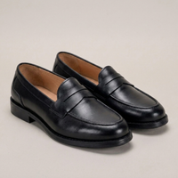 PLUXSTYLE::numise::mens-ribbed-sole-penny-loafers::closeup-detail