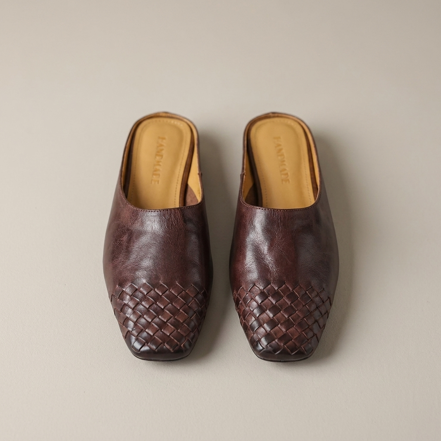 PLUXSTYLE::numise::clara-timeless-mule-footwear::pack-brown