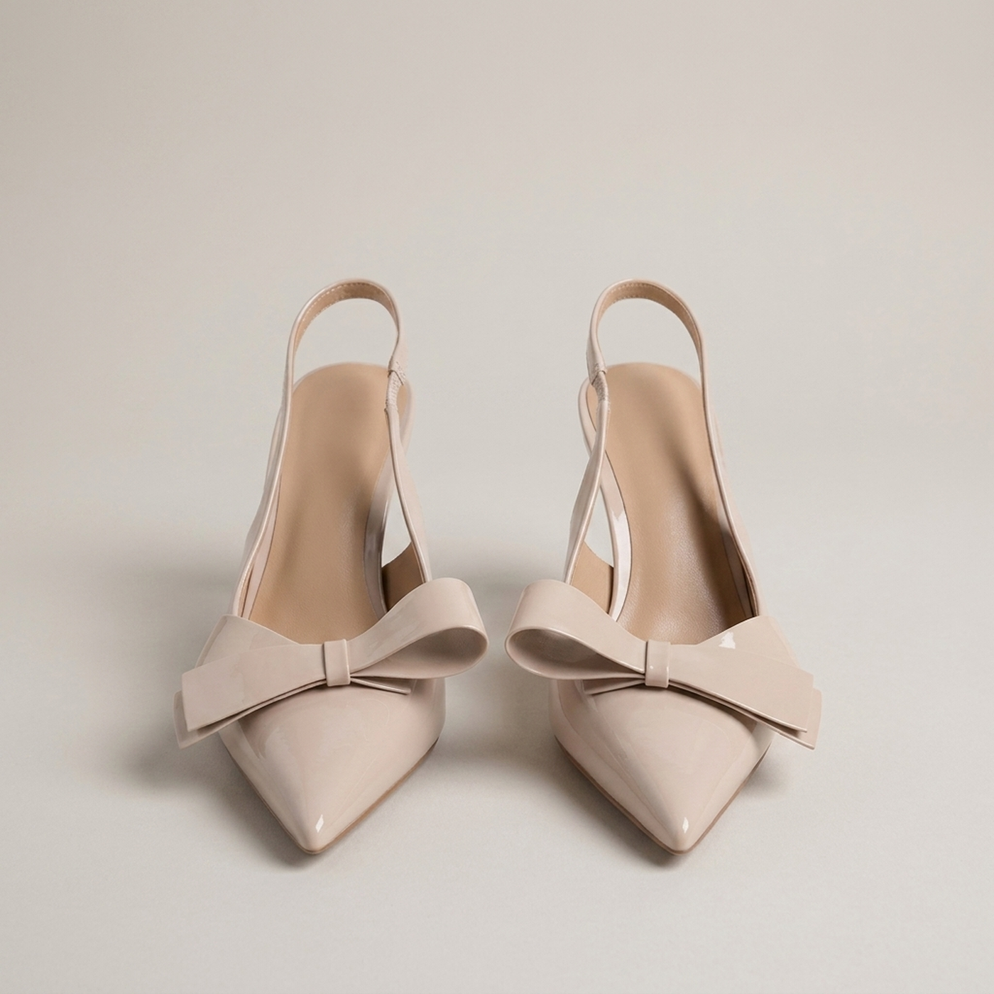 PLUXSTYLE::numise::pointed-toe-bow-slingback-table::pack-beige