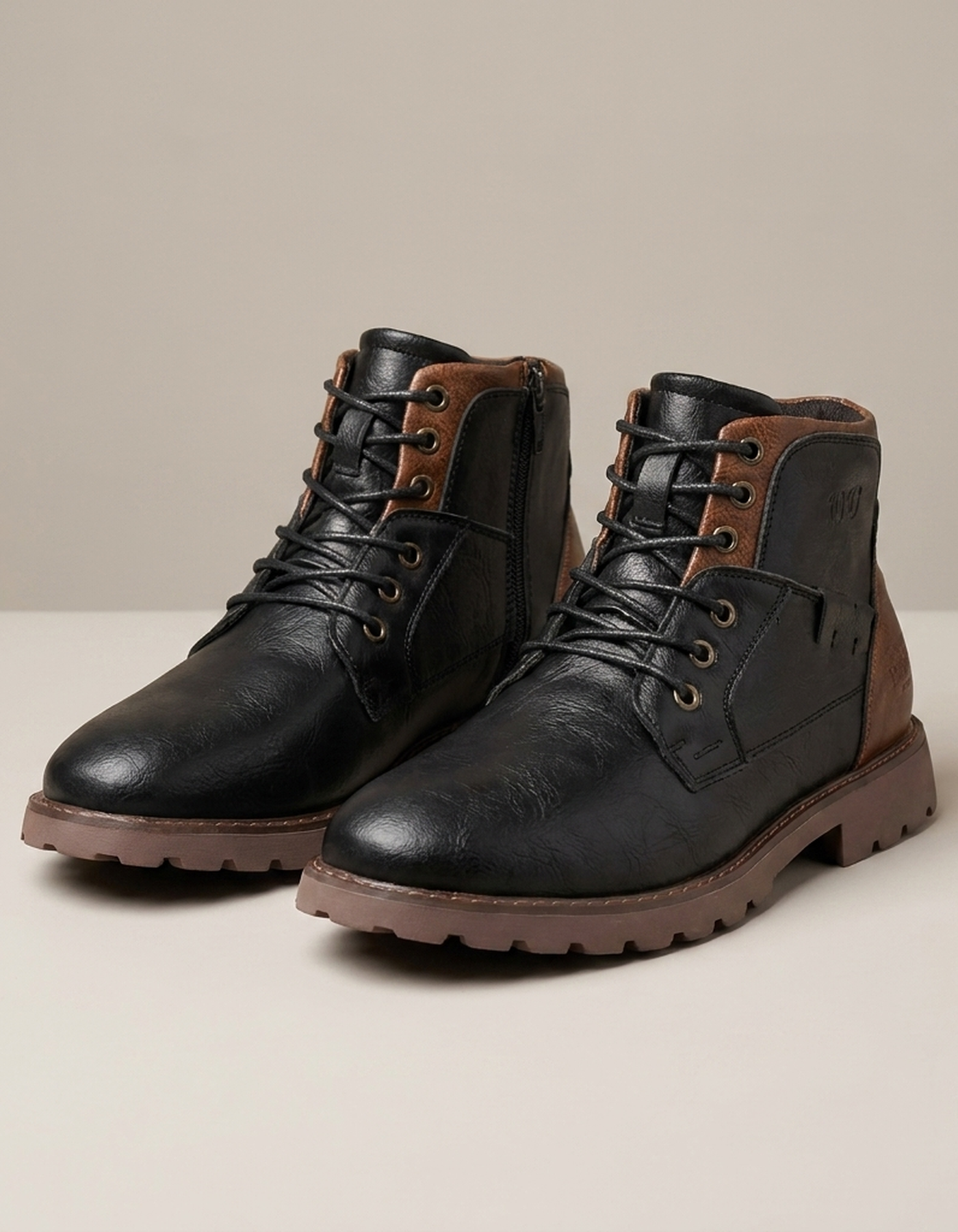 PLUXSTYLE::numise::ashford-casual-boots::pack-black