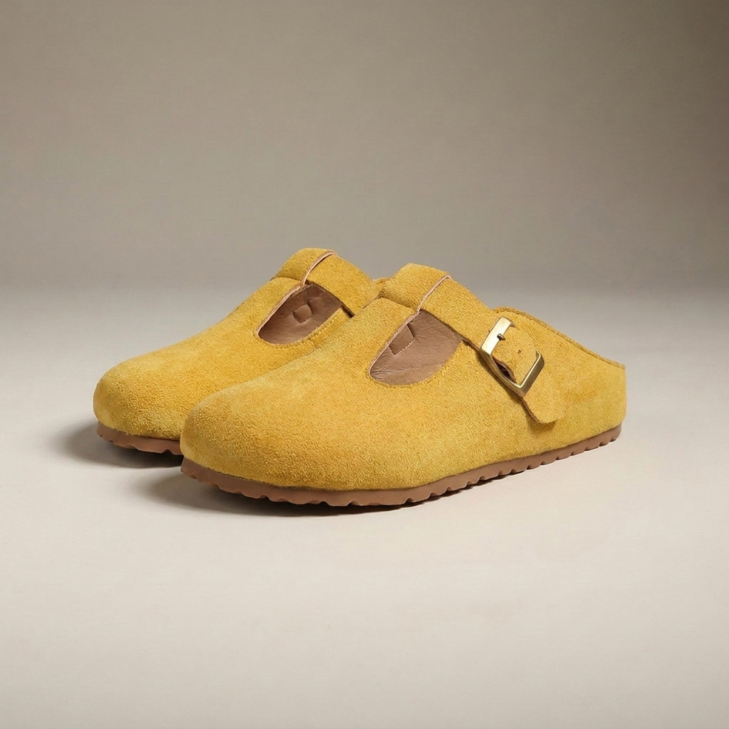 PLUXSTYLE::numise::felicia-modern-comfort-footwear::closeup-detail